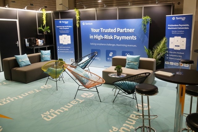 Der Unterschied: Vom Standardgrau zum Design-Boden.